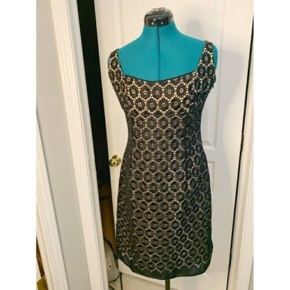 Elie Tahari Floral Crochet Lace Sleeveless Overlay Cocktail Sheath Dress - Picture 5 of 12